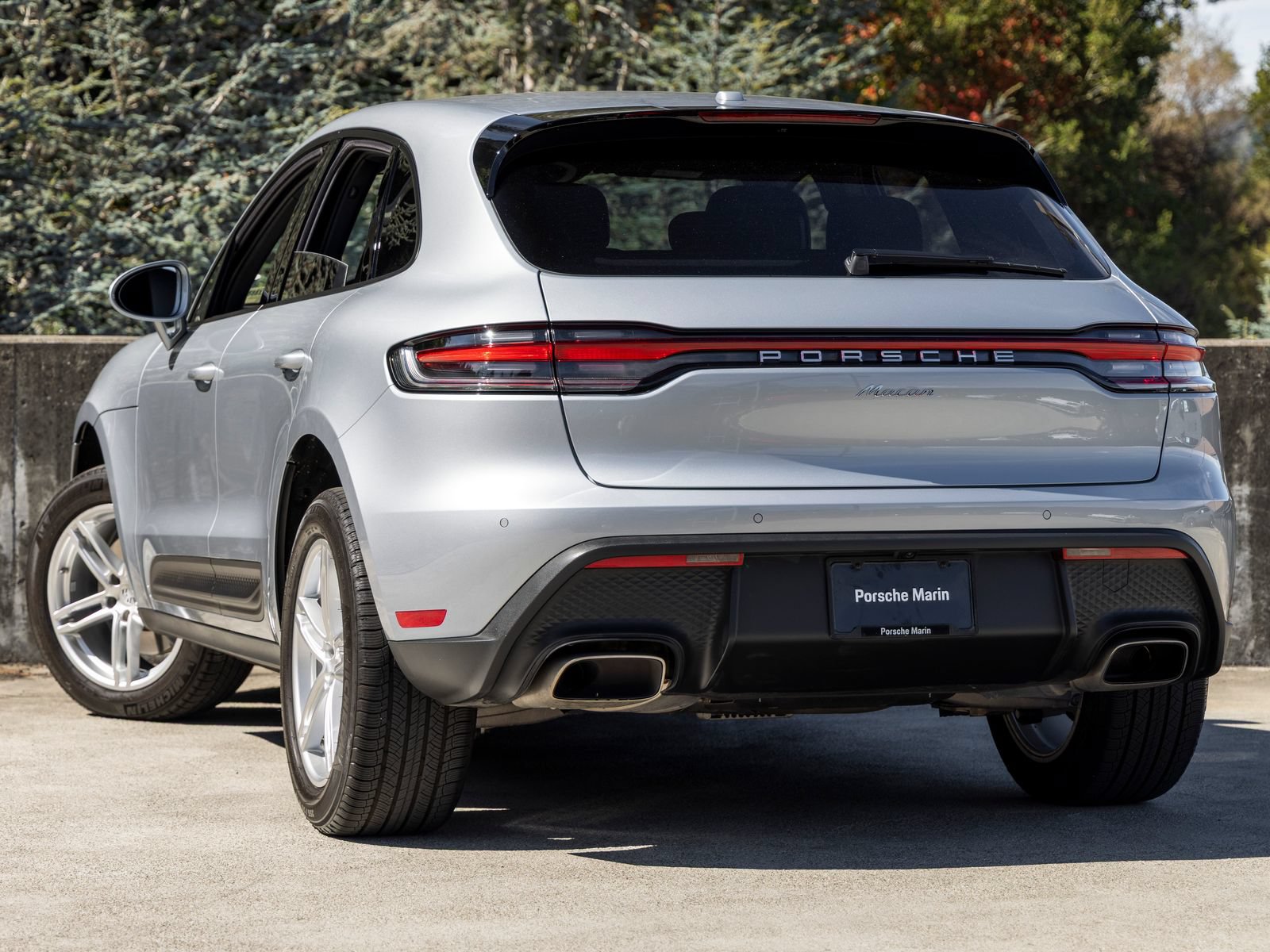 Certified 2026 Porsche Macan AWD/4WD image 3