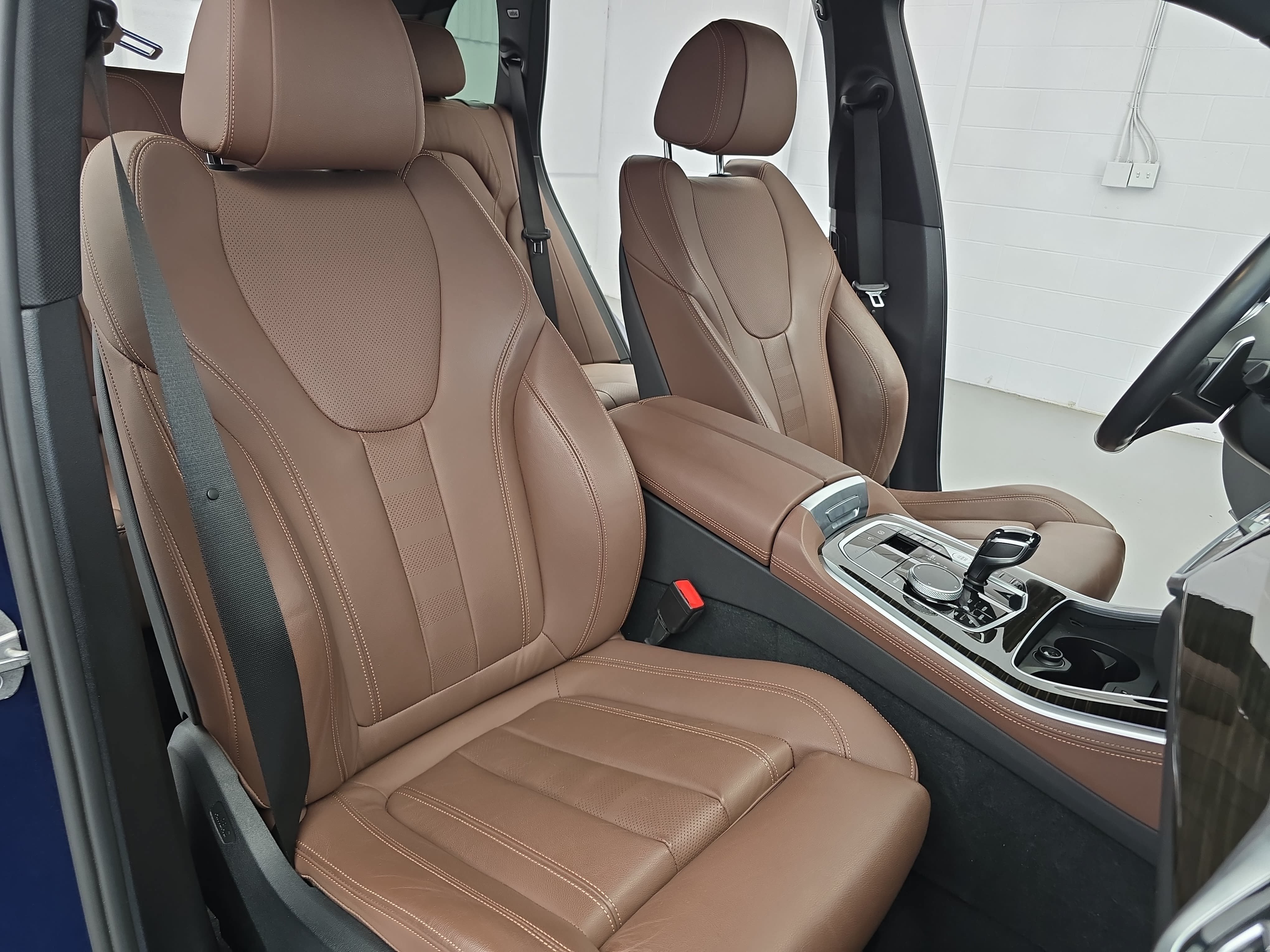Used 2021 BMW X5 xDrive40i w/ M Sport Package AWD/4WD image 10
