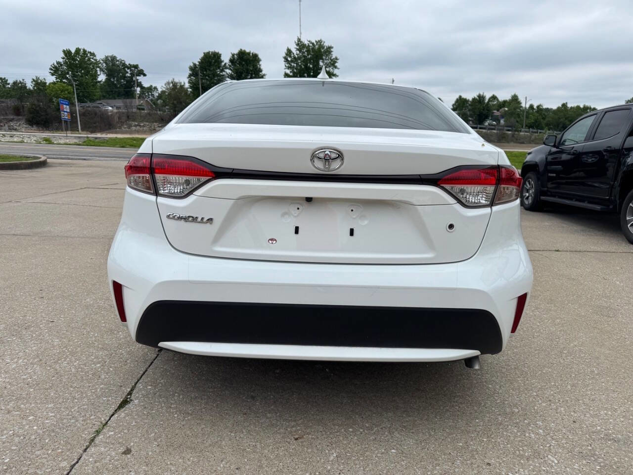 Used 2020 Toyota Corolla L FWD image 8
