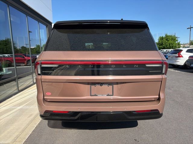 Used 2025 Lincoln Navigator L Black Label AWD/4WD image 4
