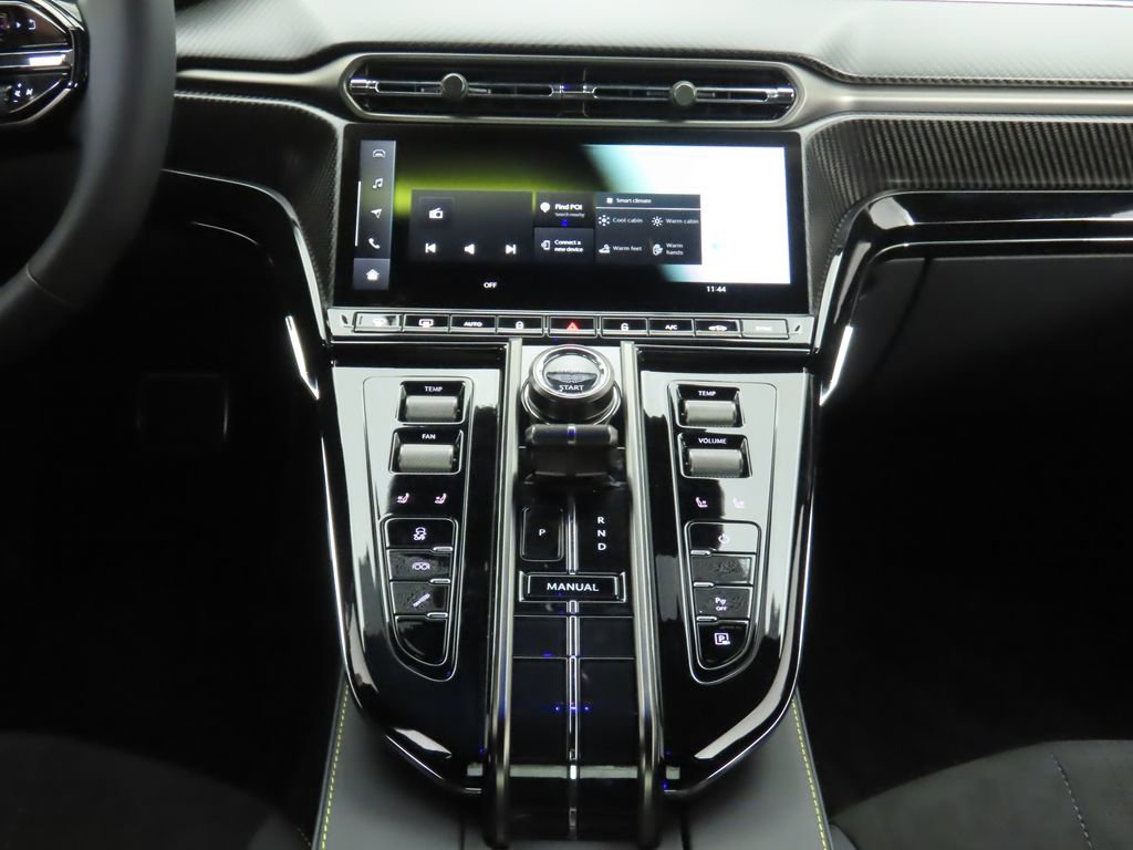 Used 2025 Aston Martin V8 Vantage Coupe image 14