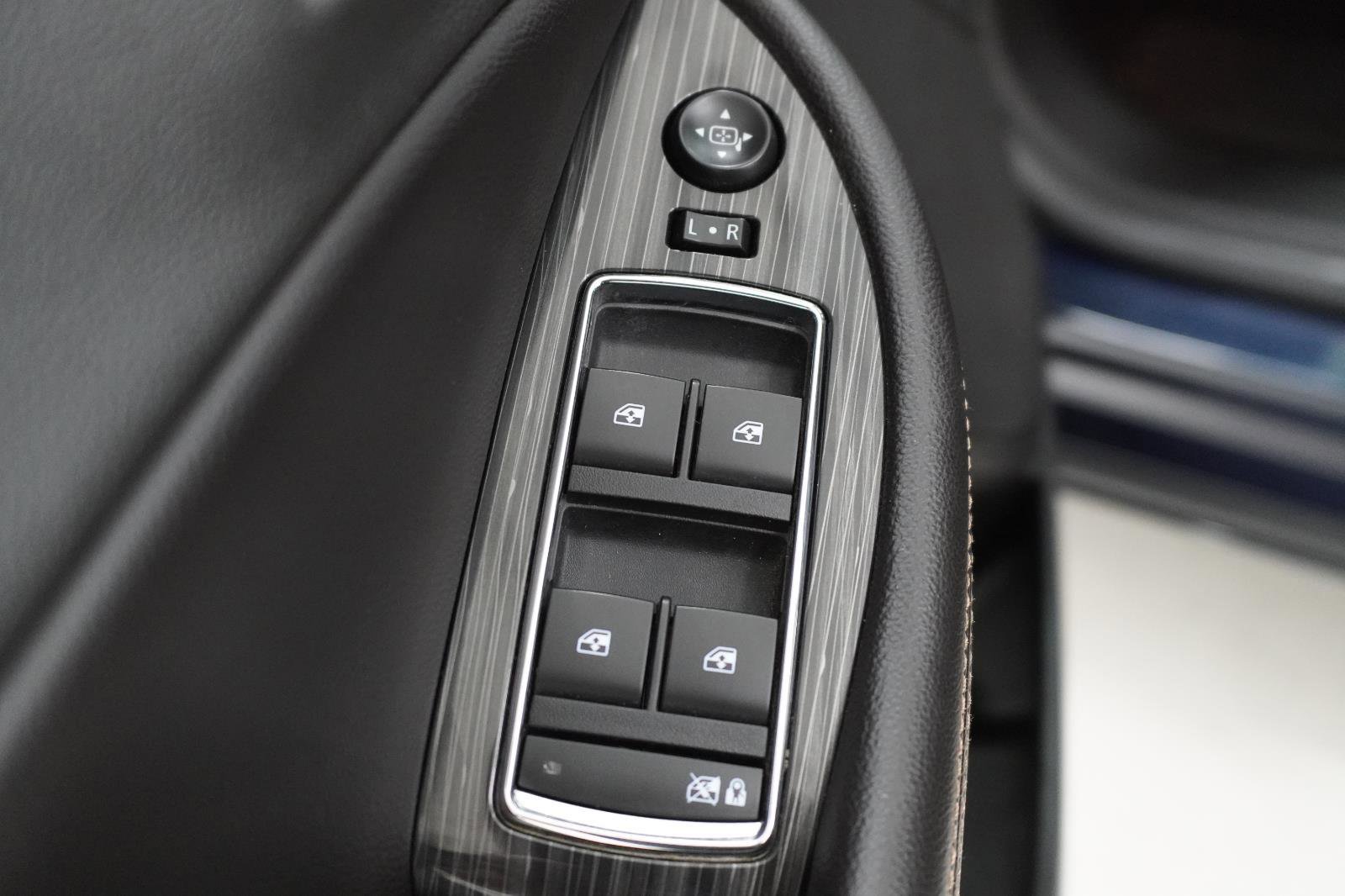 Used 2019 Chevrolet Impala LT FWD image 11