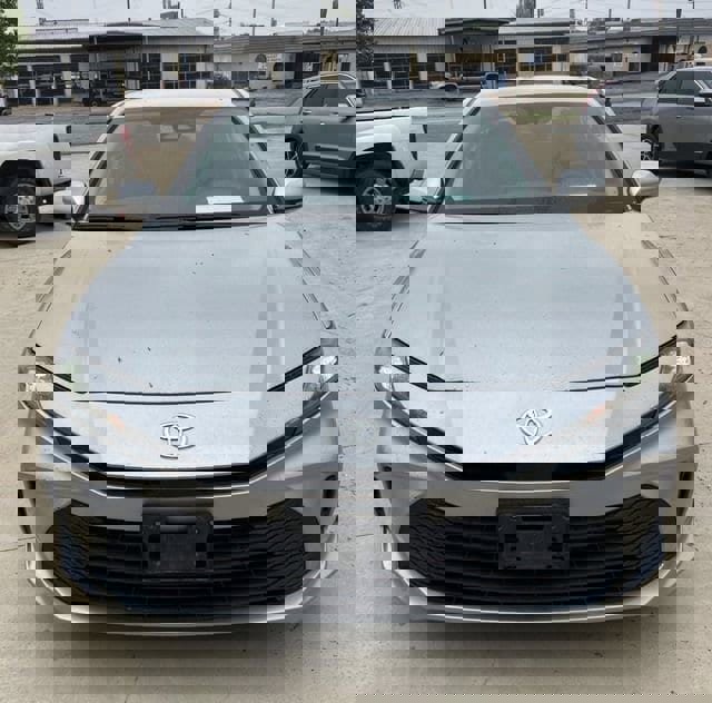 Used 2025 Toyota Camry LE image 10