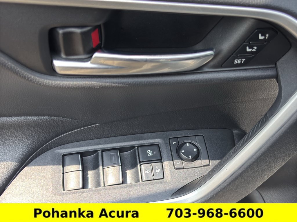 Used 2021 Toyota RAV4 XLE Premium AWD/4WD image 23