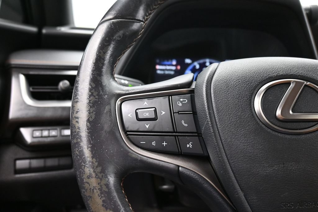 Used 2021 Lexus UX 200 w/ Accessory Package (Z2) FWD image 47