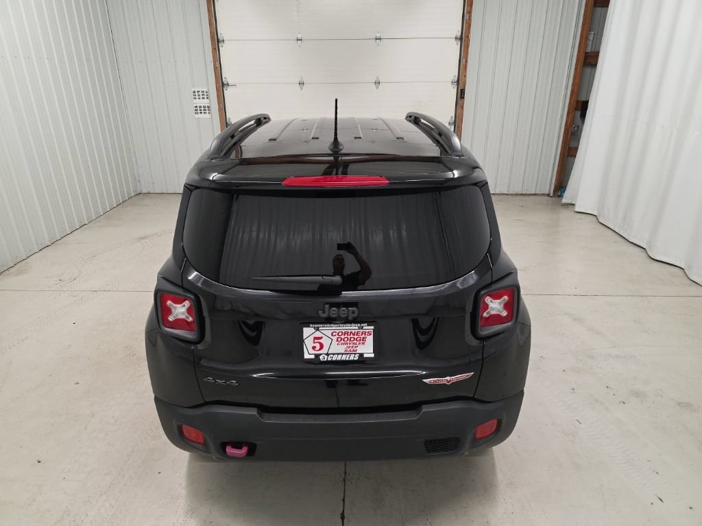 Used 2017 Jeep Renegade Trailhawk AWD/4WD image 5