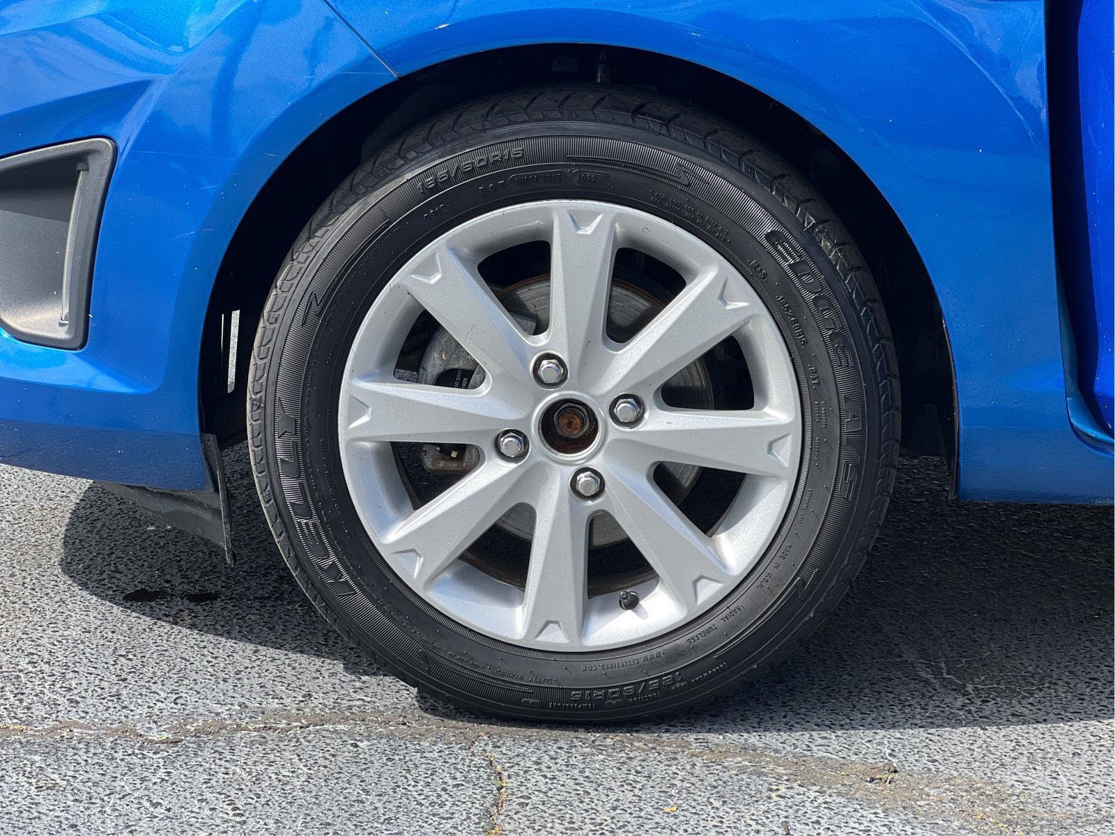 Used 2011 Ford Fiesta SE w/ 203A Rapid Spec Order Code image 27