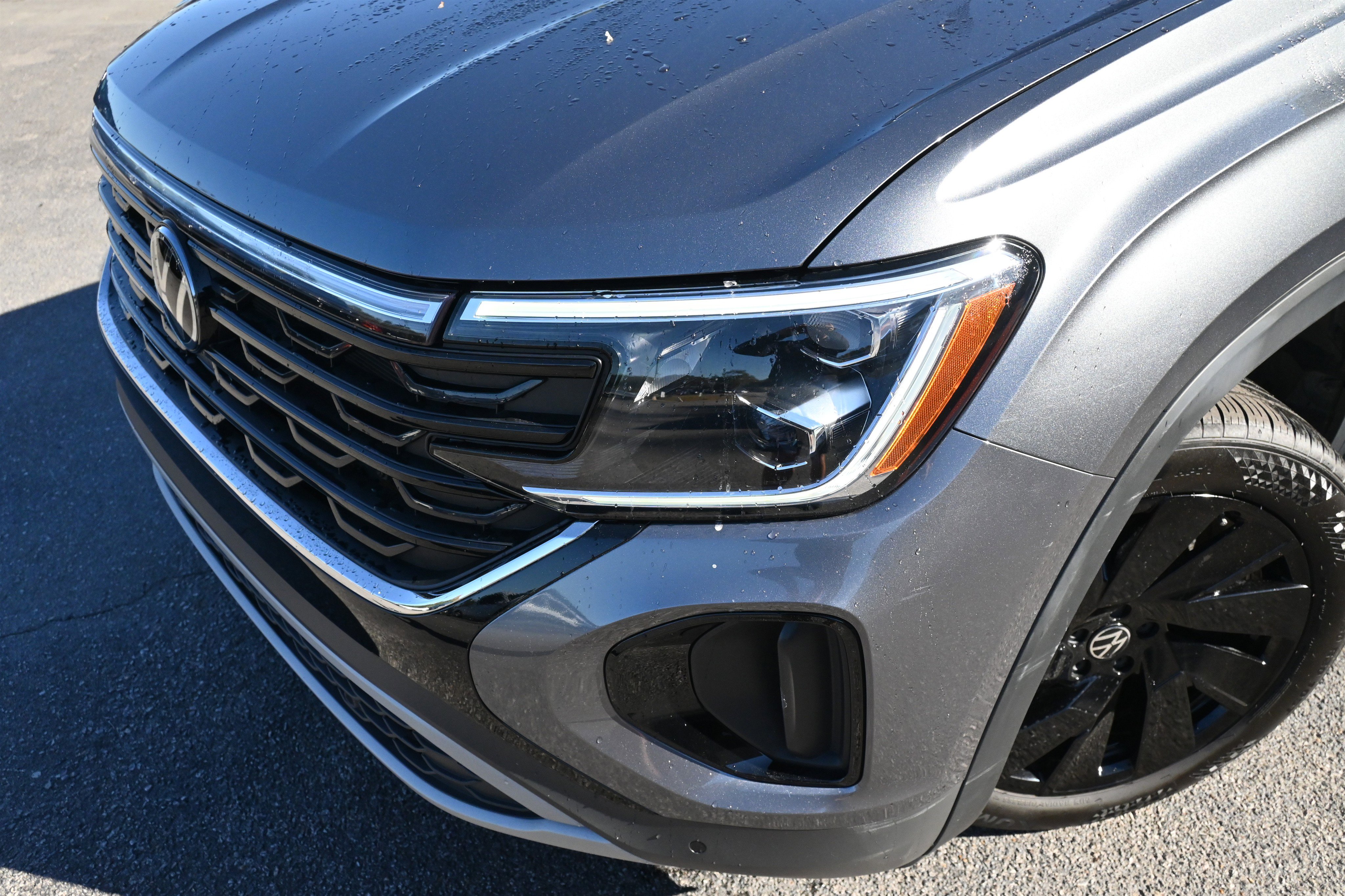 Used 2025 Volkswagen Atlas Cross Sport SE image 13