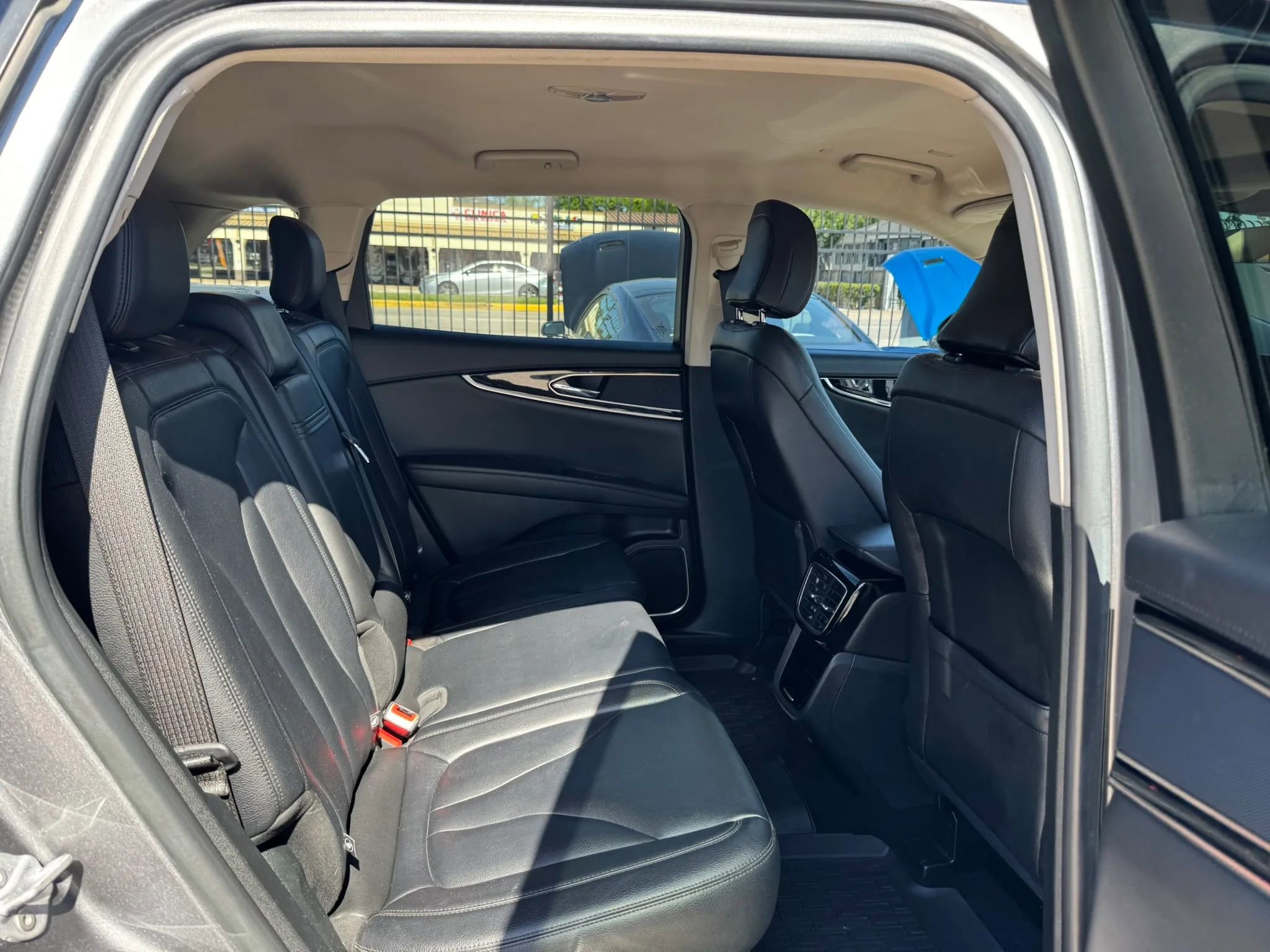 Used 2022 Lincoln Nautilus FWD w/ Premium Package image 26