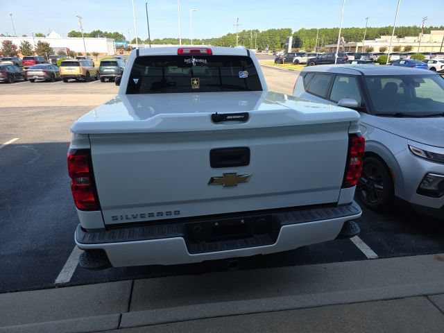 Used 2018 Chevrolet Silverado 1500 Custom w/ Custom Value Package AWD/4WD image 5