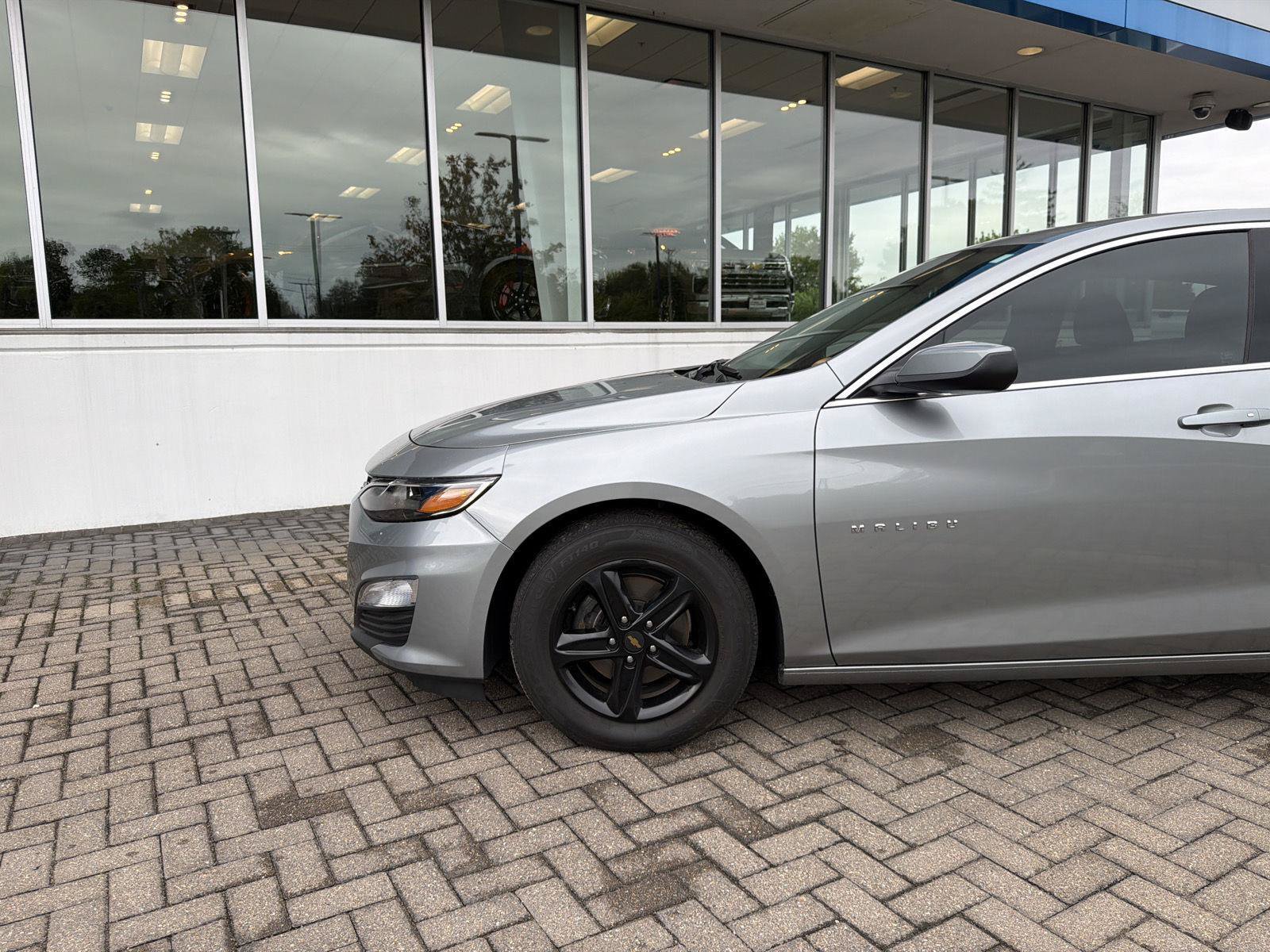 Used 2025 Chevrolet Malibu LS FWD image 9