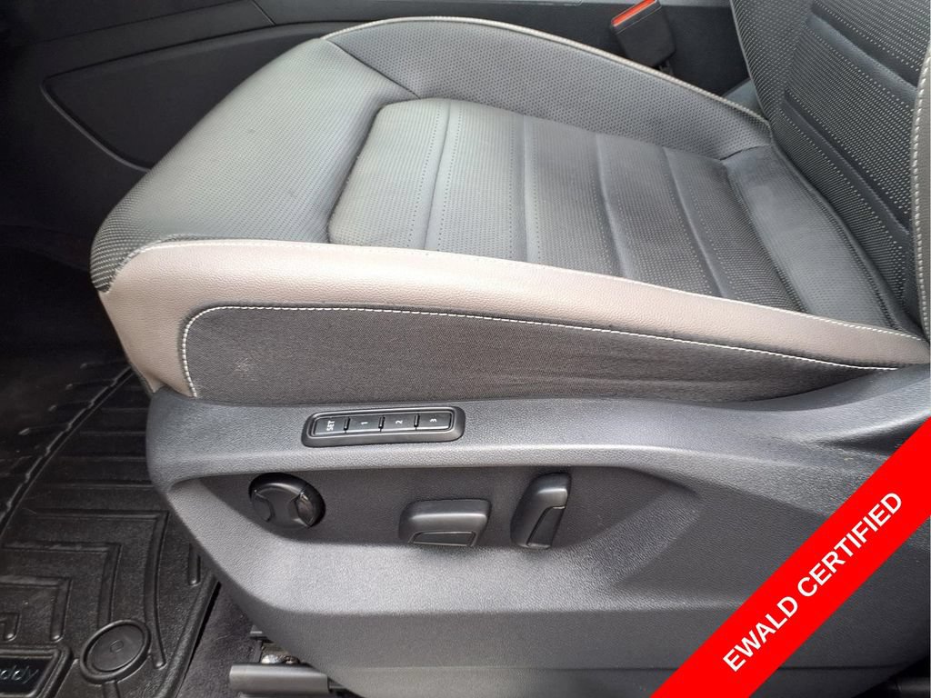 Used 2020 Volkswagen Atlas Cross Sport SEL Premium AWD/4WD image 9