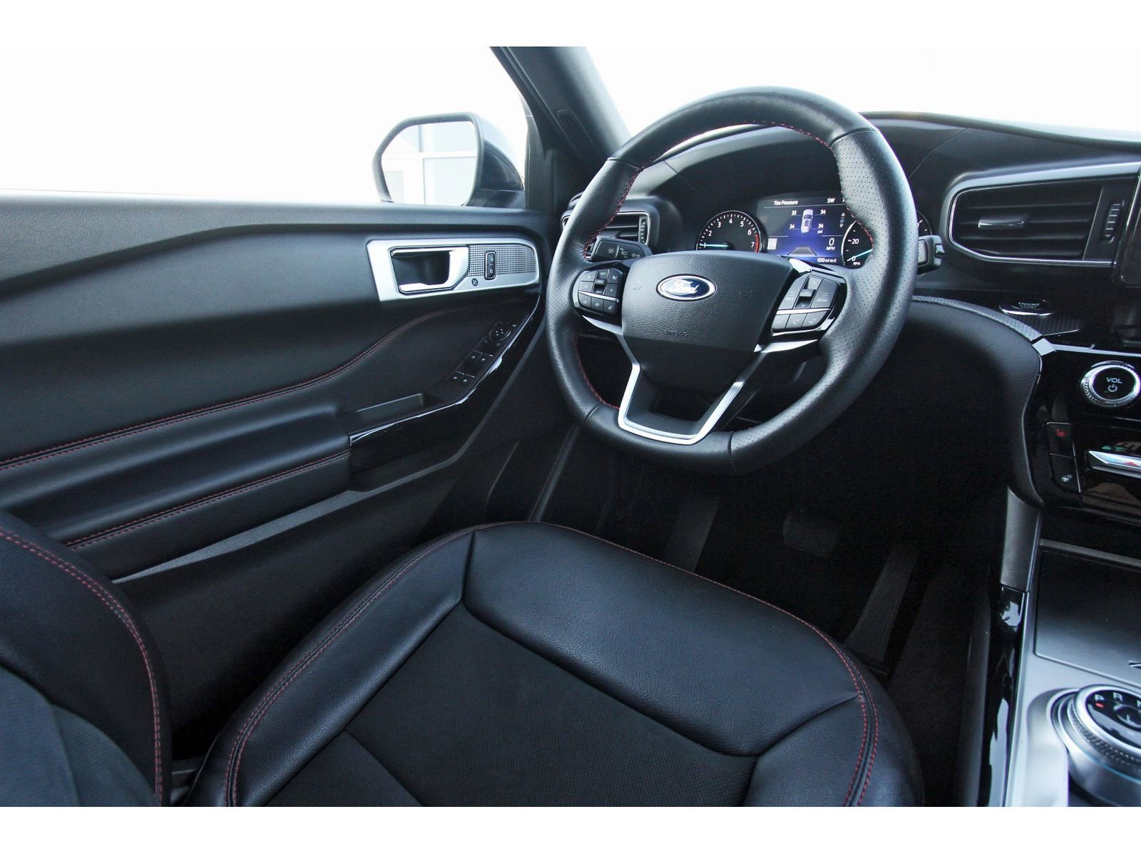 Used 2023 Ford Explorer ST-Line w/ Class IV Trailer Tow Package image 11