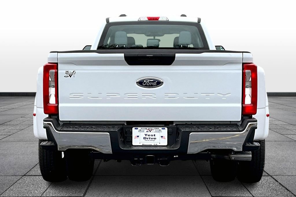 New 2026 Ford F350 4x4 Crew Cab DRW Super Duty image 4