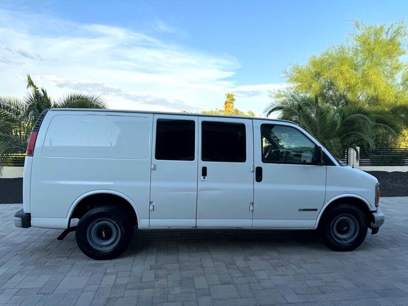 Used 2000 Chevrolet Express 2500 image 7