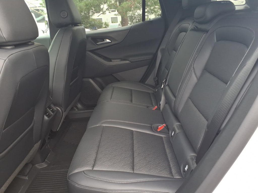 New 2026 Chevrolet Equinox LT w/ Convenience Package II AWD/4WD image 14