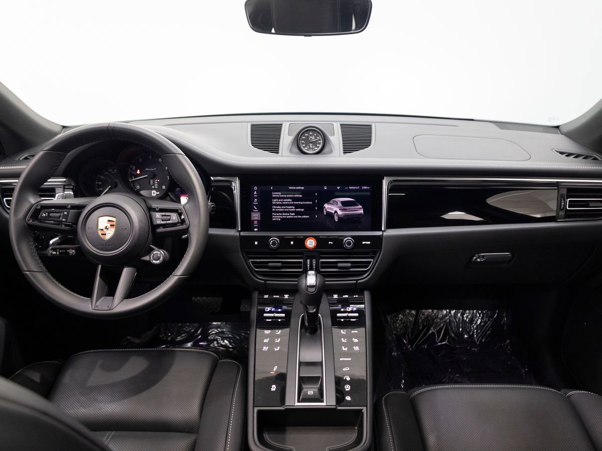 Certified 2025 Porsche Macan Turbo image 14