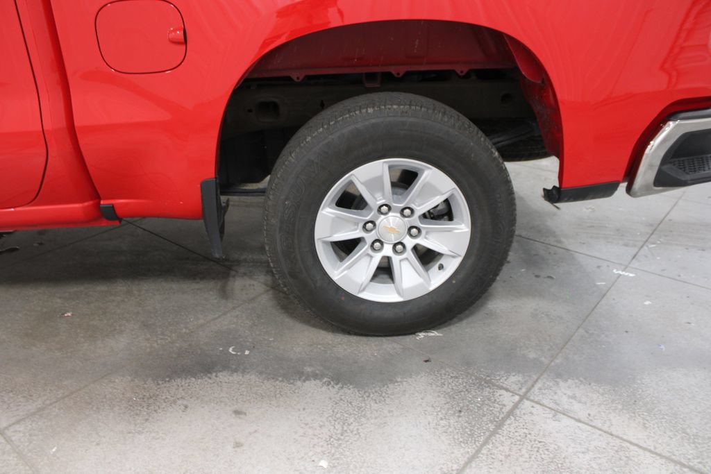 Used 2025 Chevrolet Silverado 1500 LT AWD/4WD image 23