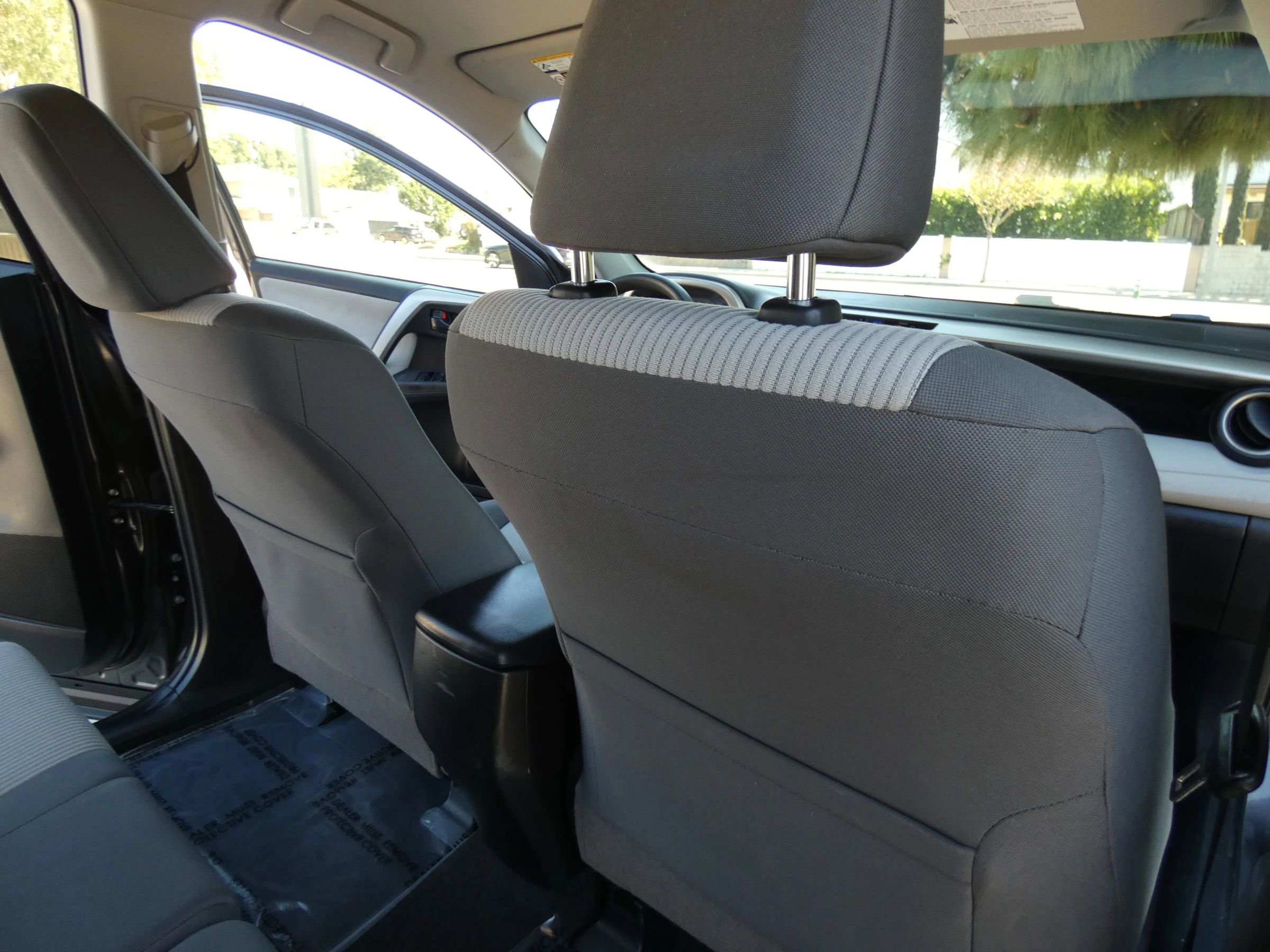 Used 2015 Toyota RAV4 LE image 37