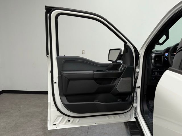 Used 2025 Ford F150 Lariat w/ Equipment Group 501A Mid image 14