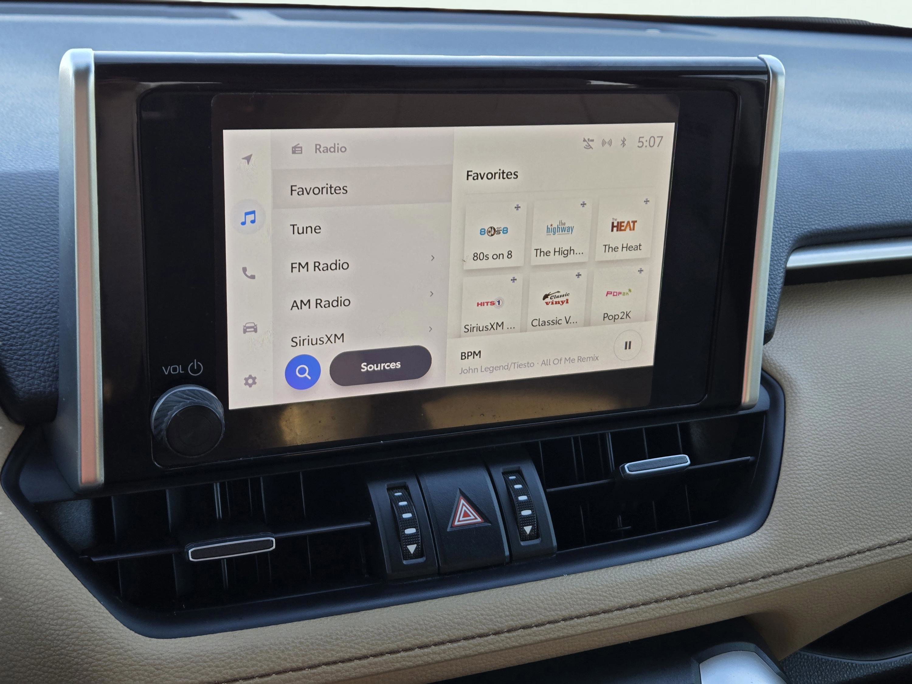 Used 2023 Toyota RAV4 XLE Premium image 26