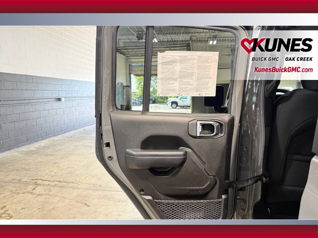 Used 2021 Jeep Gladiator Sport AWD/4WD image 29