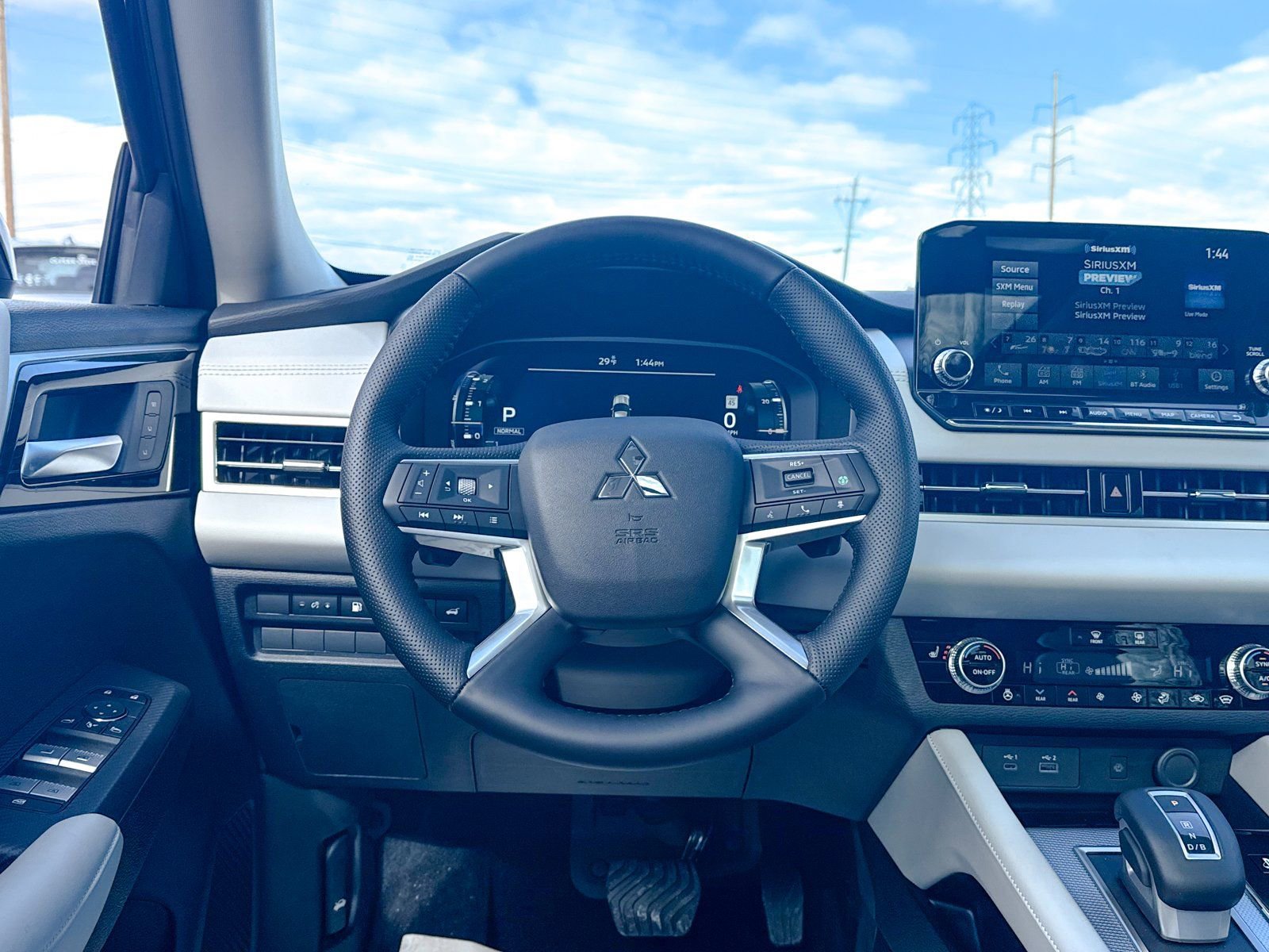 New 2025 Mitsubishi Outlander SEL image 28