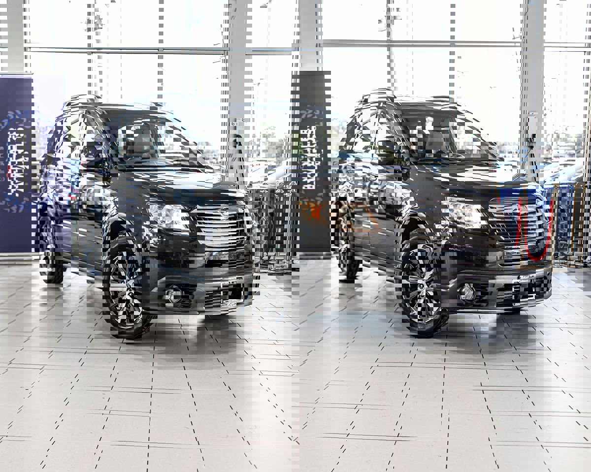 Used 2010 Subaru Tribeca Limited image 6