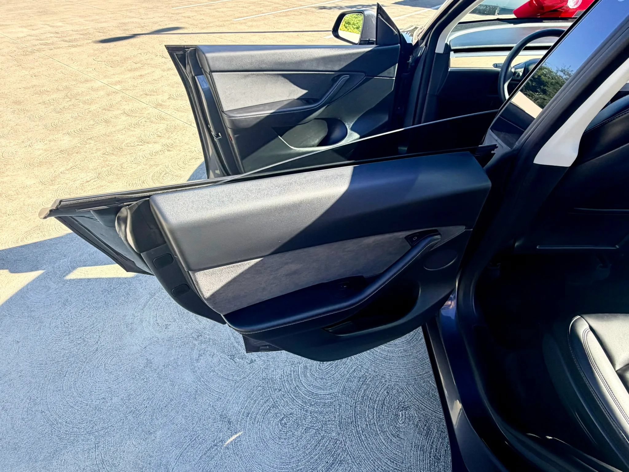 Used 2022 Tesla Model Y Long Range AWD/4WD image 27