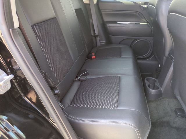 Used 2017 Jeep Compass Latitude FWD image 17