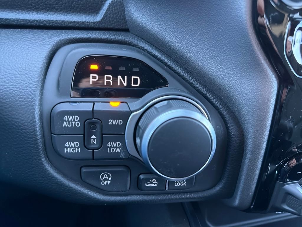 New 2026 RAM 1500 4x4 Crew Cab image 34