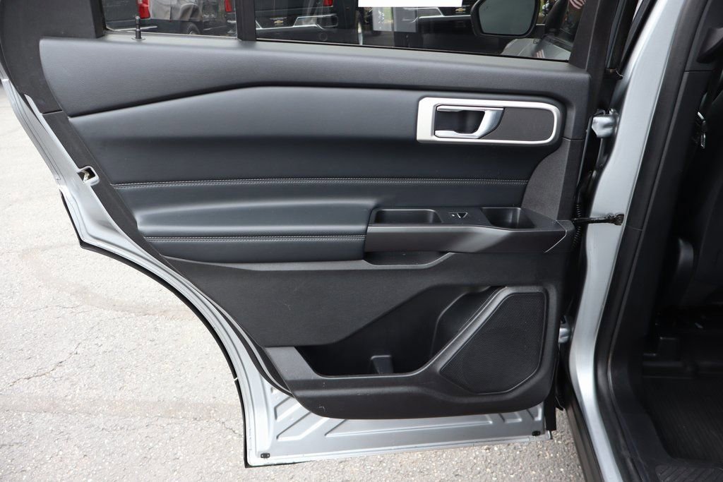 Used 2020 Ford Explorer XLT w/ Equipment Group 202A image 31