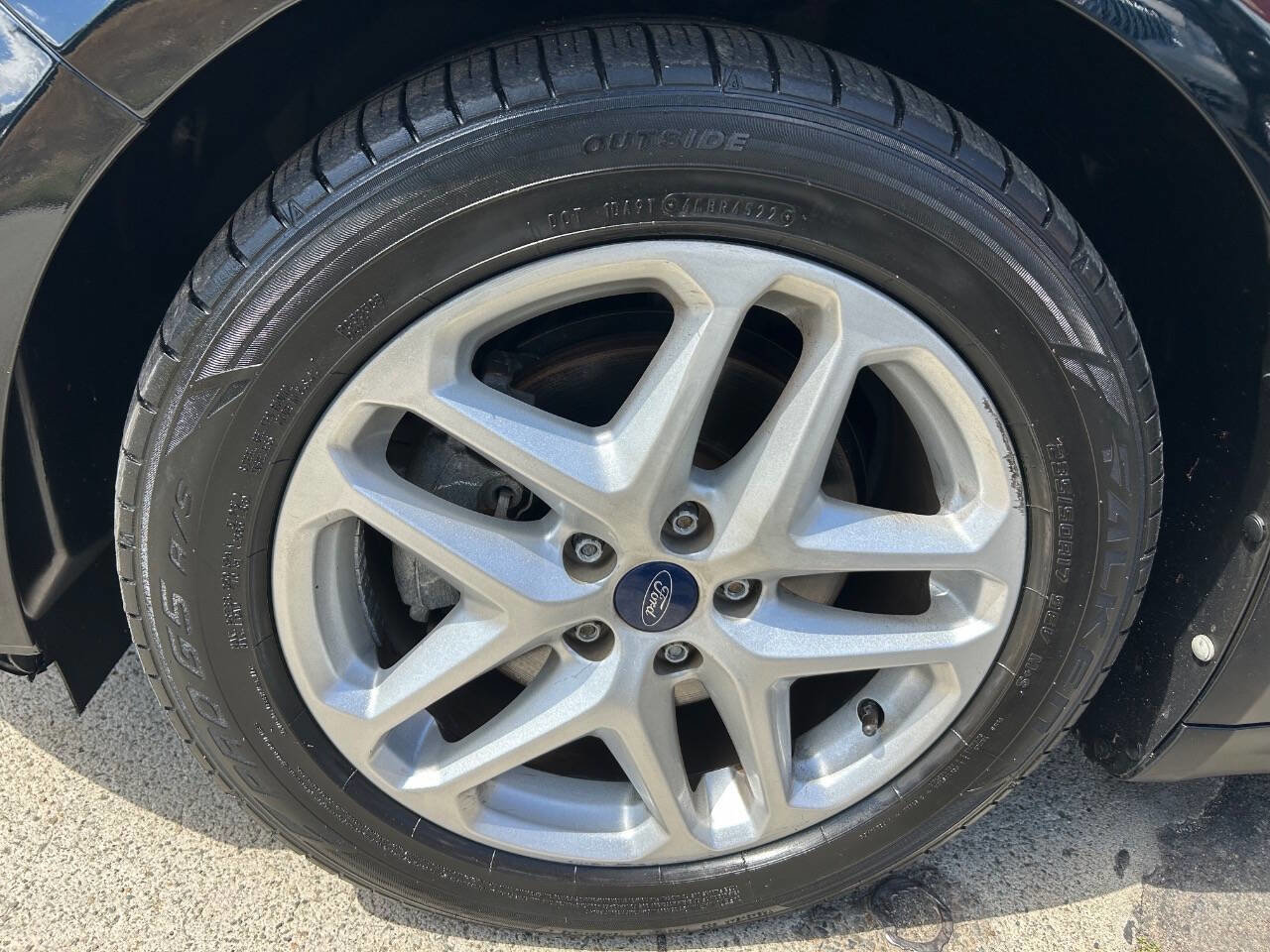Used 2014 Ford Fusion SE w/ Equipment Group 202A FWD image 19