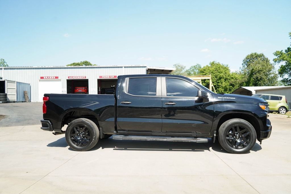 Used 2024 Chevrolet Silverado 1500 Custom RWD image 3