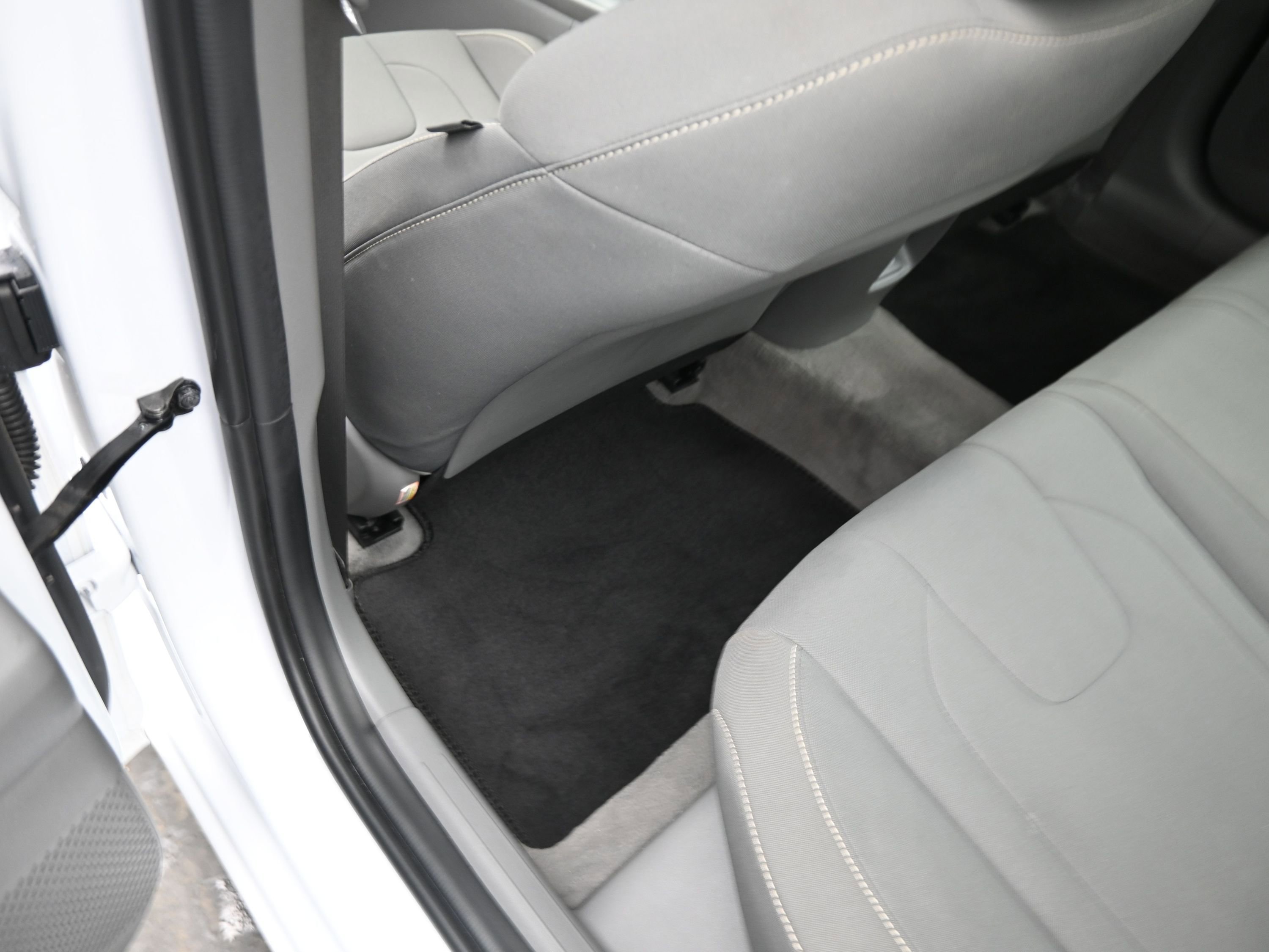 Used 2024 Hyundai Elantra SEL image 30