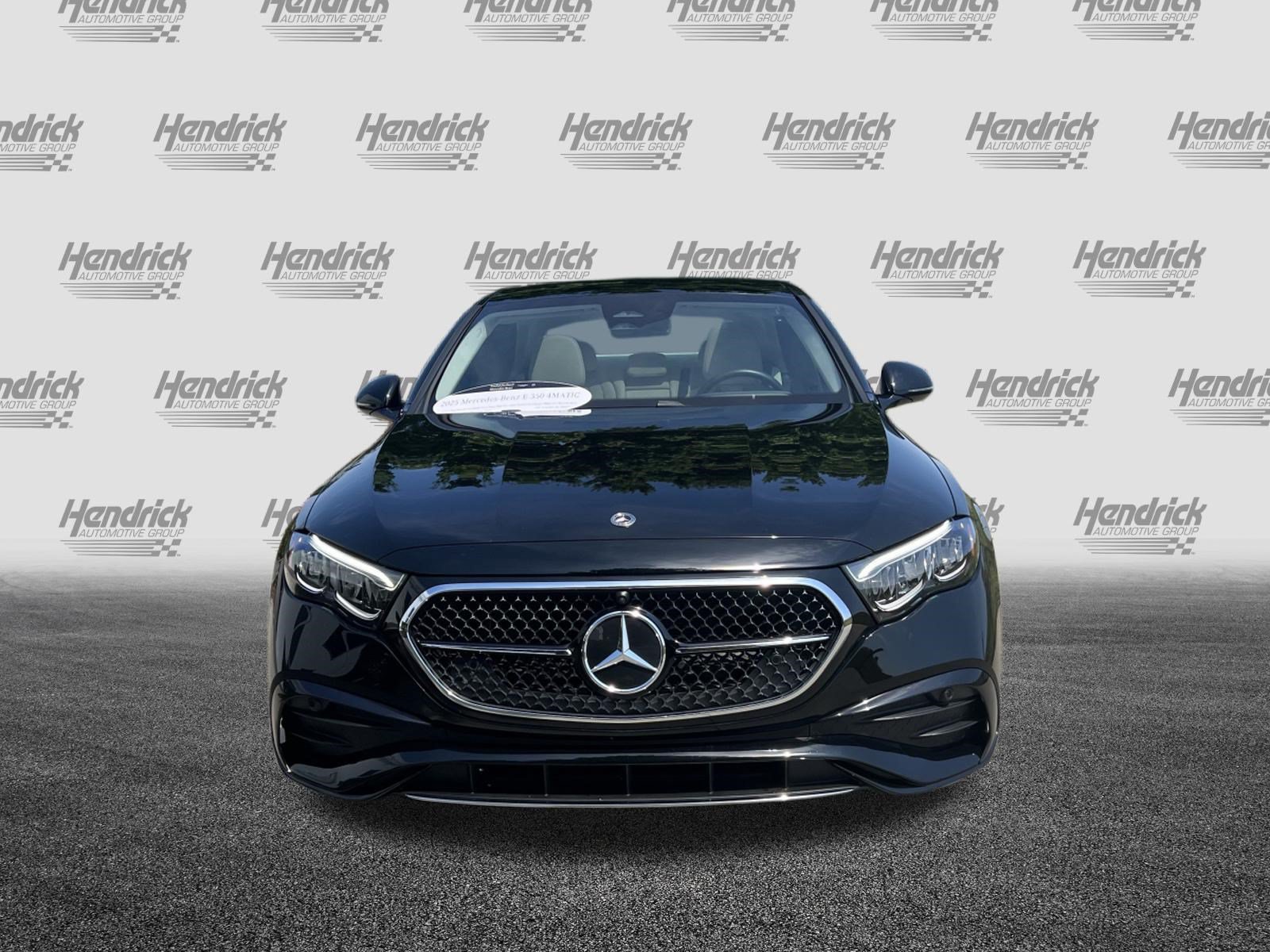 Used 2025 Mercedes-Benz E 350 4MATIC Sedan image 3