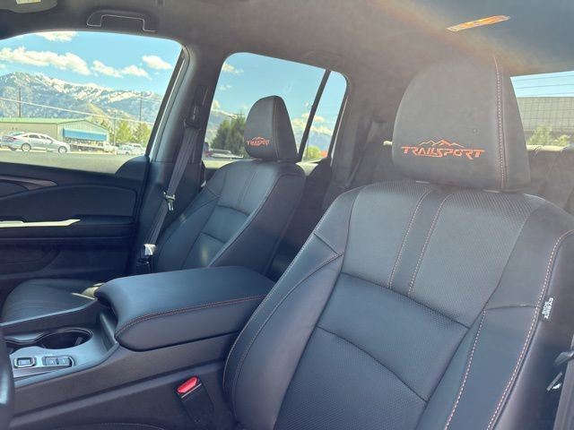 Used 2025 Honda Ridgeline TrailSport image 11