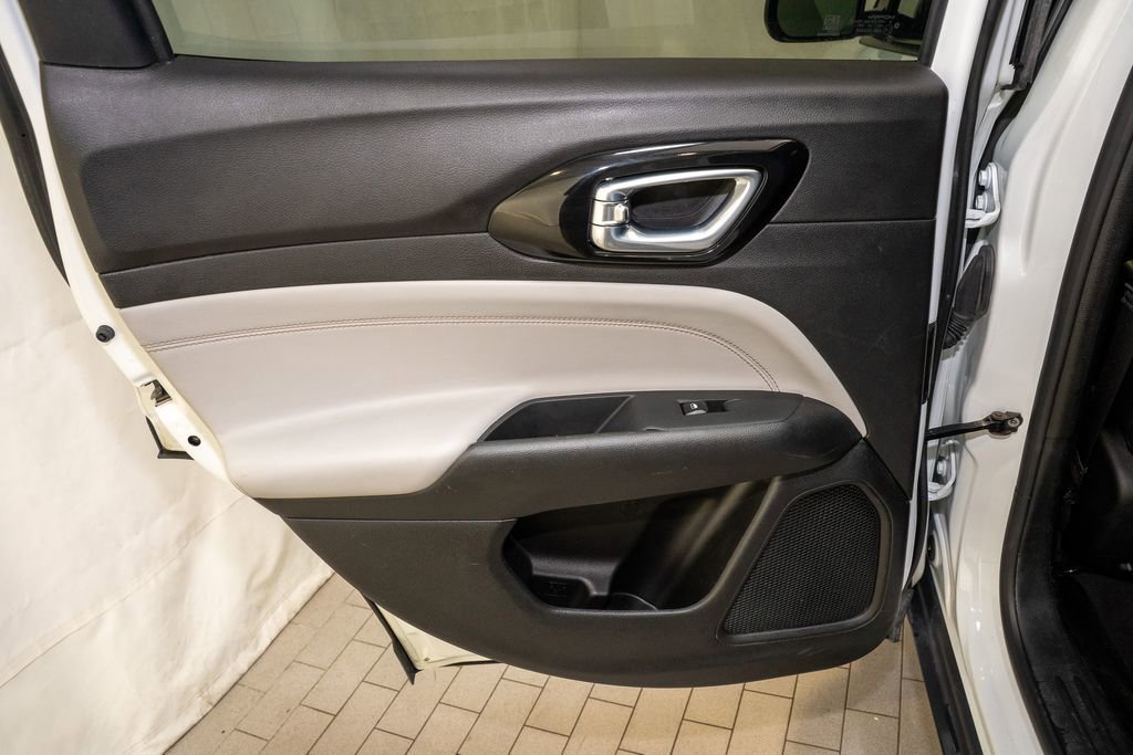 Used 2024 Jeep Compass Limited image 9