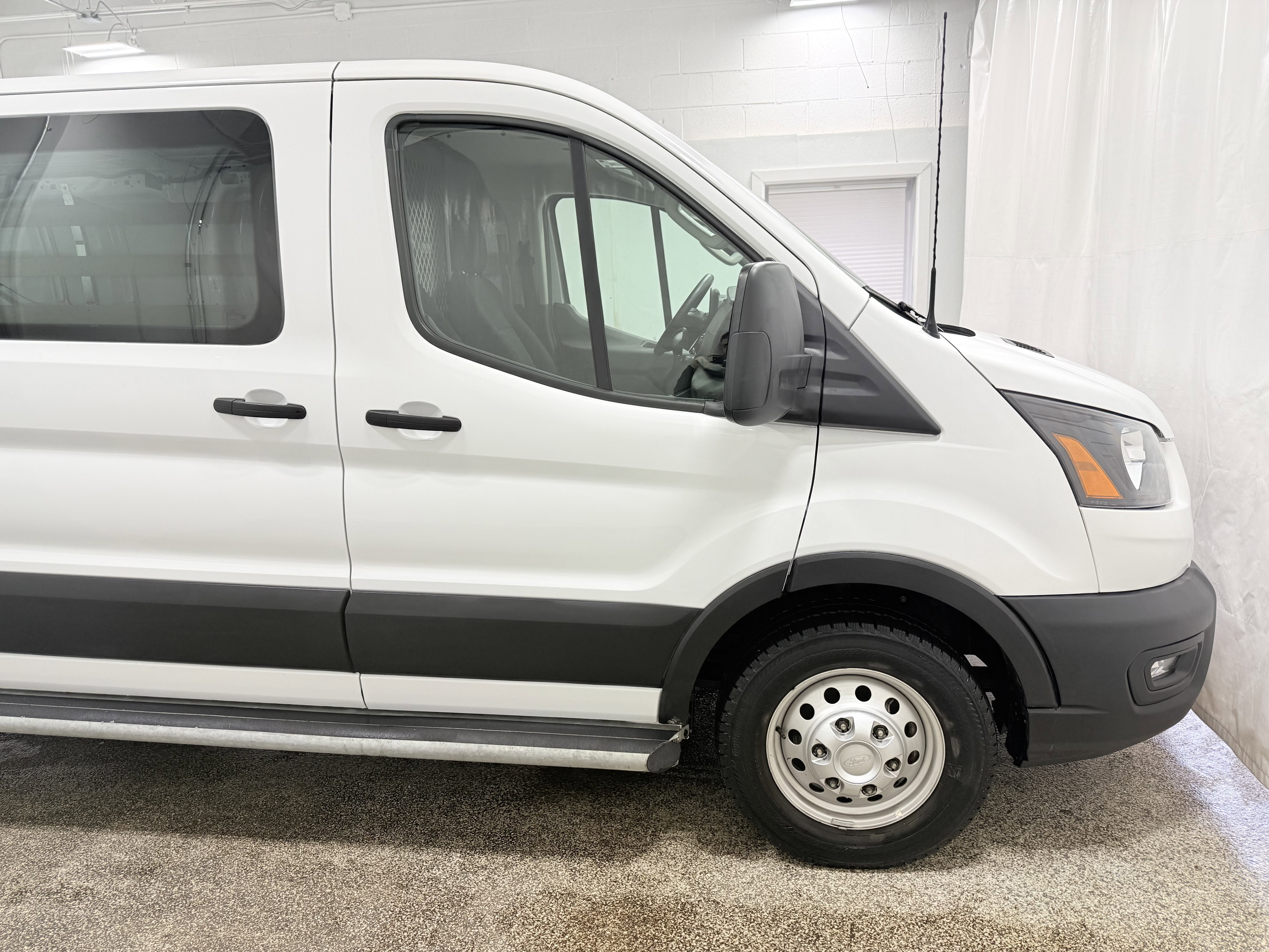 Used 2024 Ford Transit 250 Low Roof AWD w/ Exterior Upgrade Package image 7