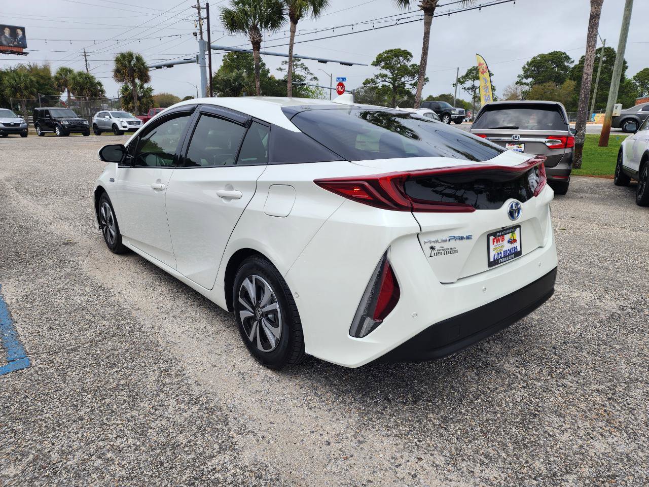 Used 2018 Toyota Prius Prime Advanced FWD image 3