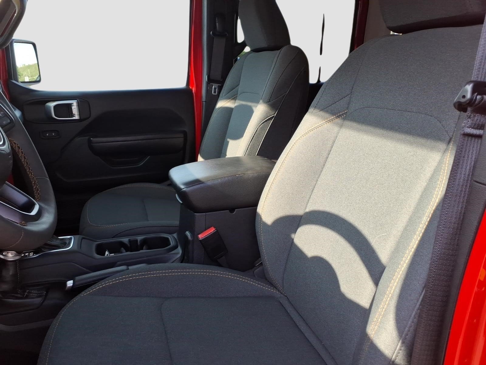 Used 2024 Jeep Wrangler Unlimited AWD/4WD image 11