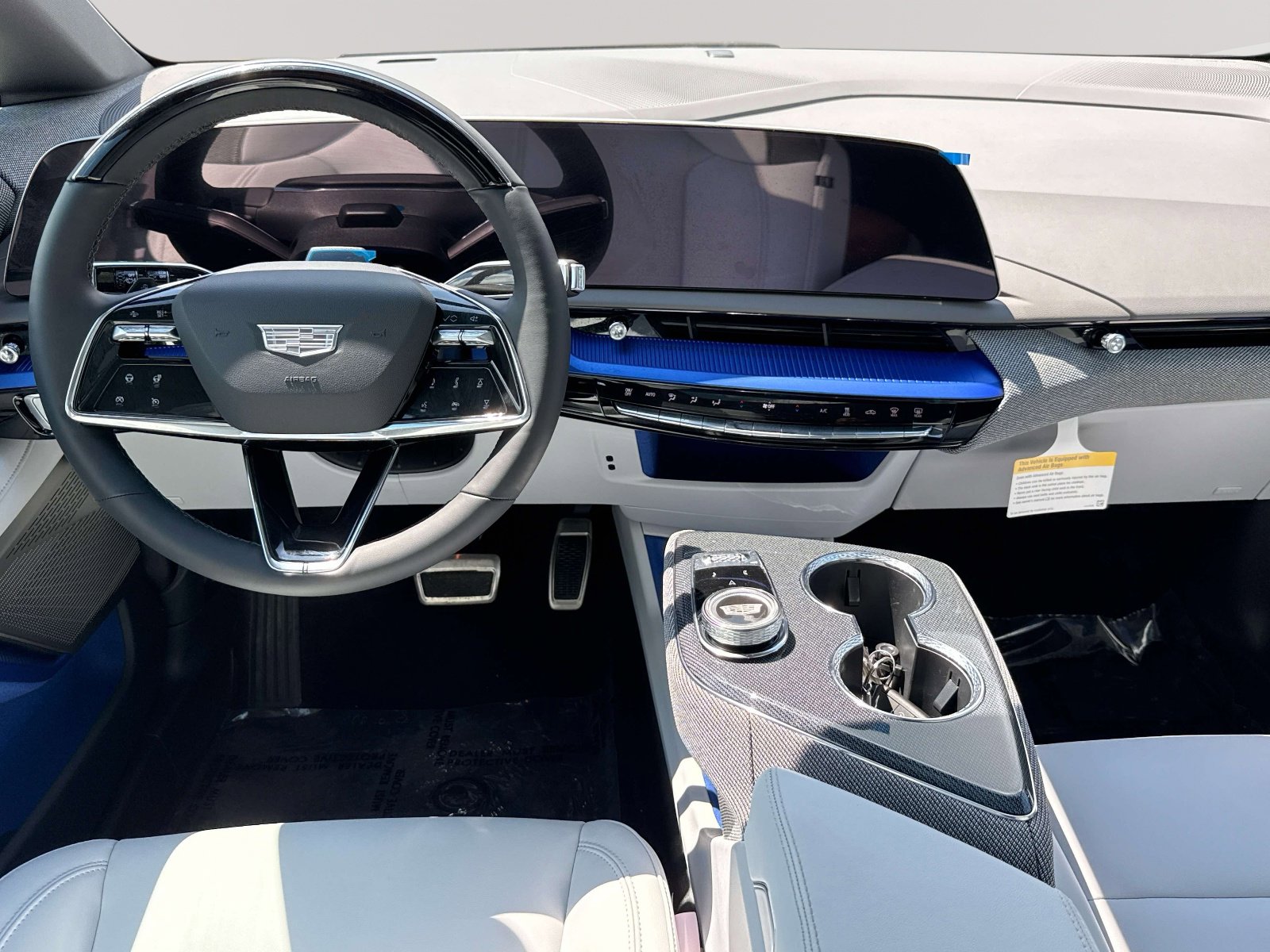 Used 2026 Cadillac Optiq Sport 1 w/ LPO, Floor Liner Package AWD/4WD image 7