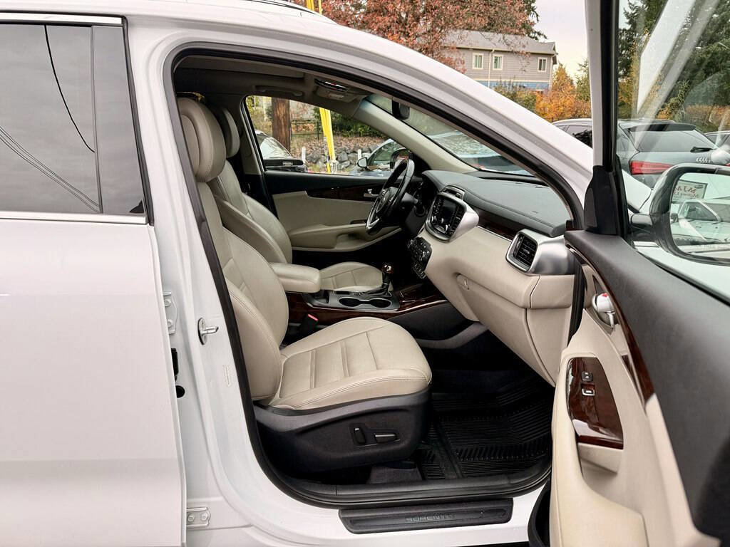 Used 2016 Kia Sorento EX w/ EX Touring Package image 14