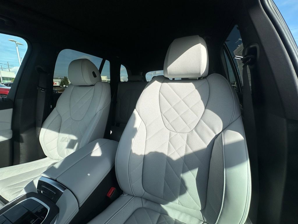 Certified 2026 BMW X5 sDrive40i w/ Premium Package image 8