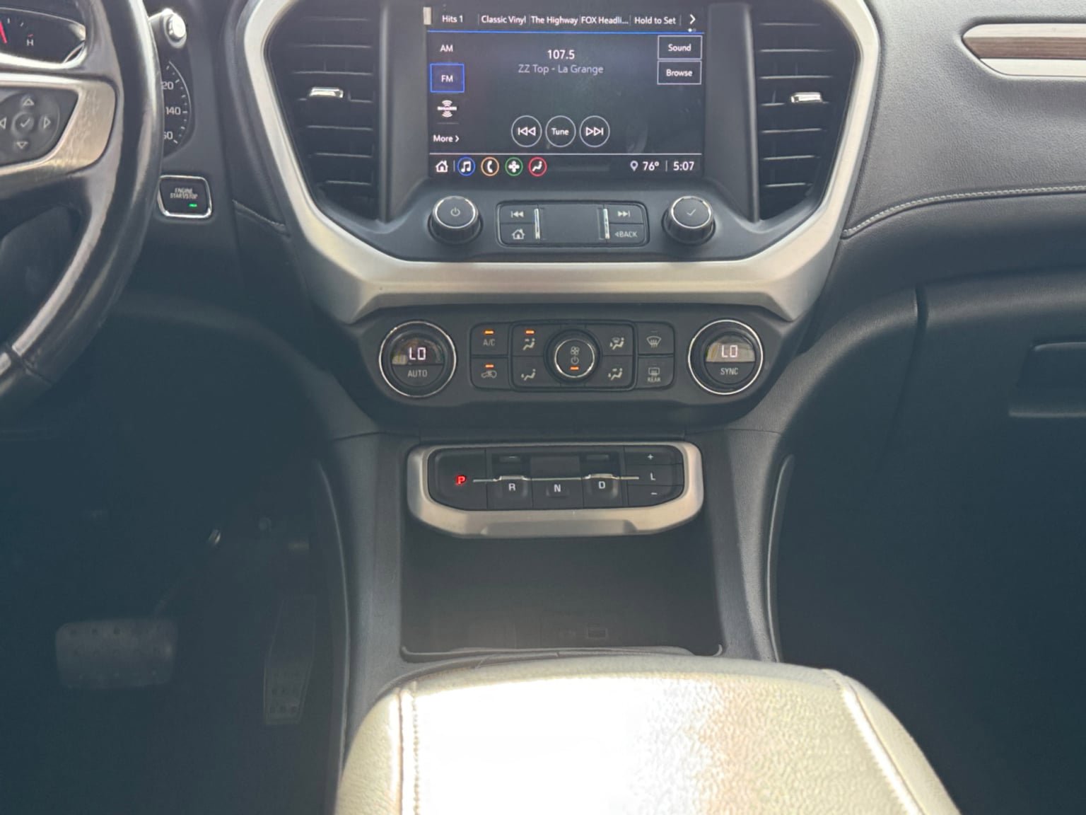 Used 2020 GMC Acadia SLE FWD image 15