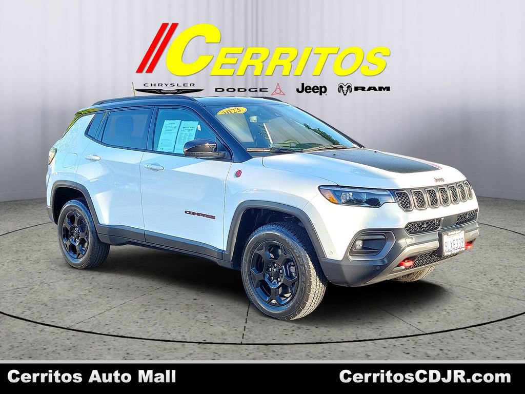 Used 2023 Jeep Compass Trailhawk w/ Trailhawk Elite Group image 1