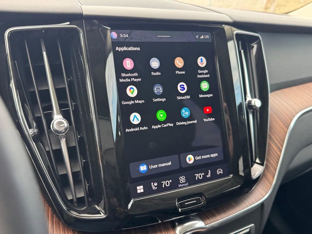 Used 2023 Volvo XC60 B5 Plus image 17