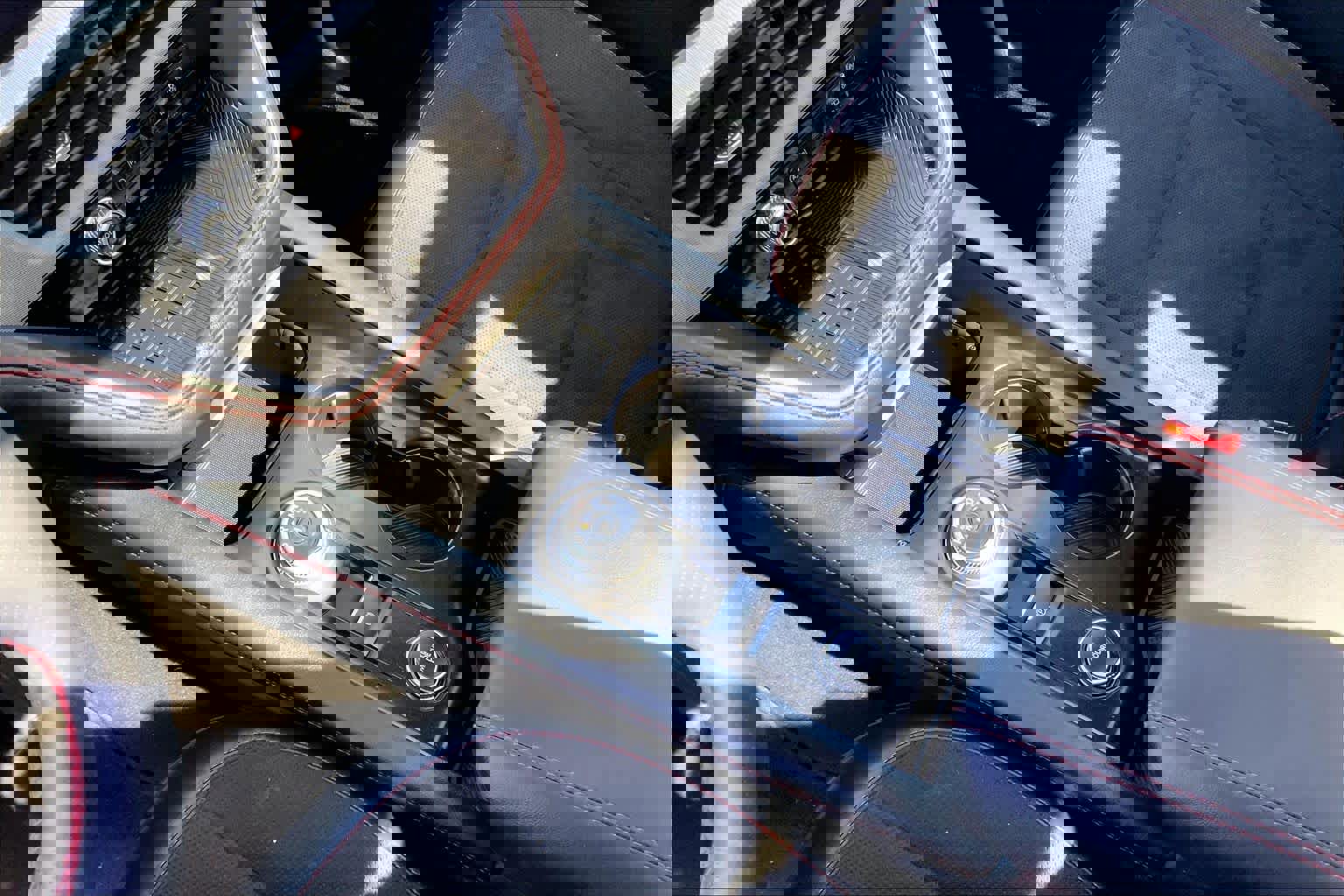 Used 2025 Ford Explorer ST image 15