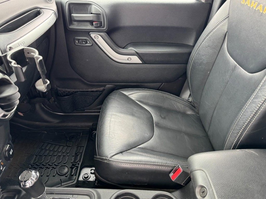 Used 2014 Jeep Wrangler Unlimited Sahara w/ Max Tow Package image 13