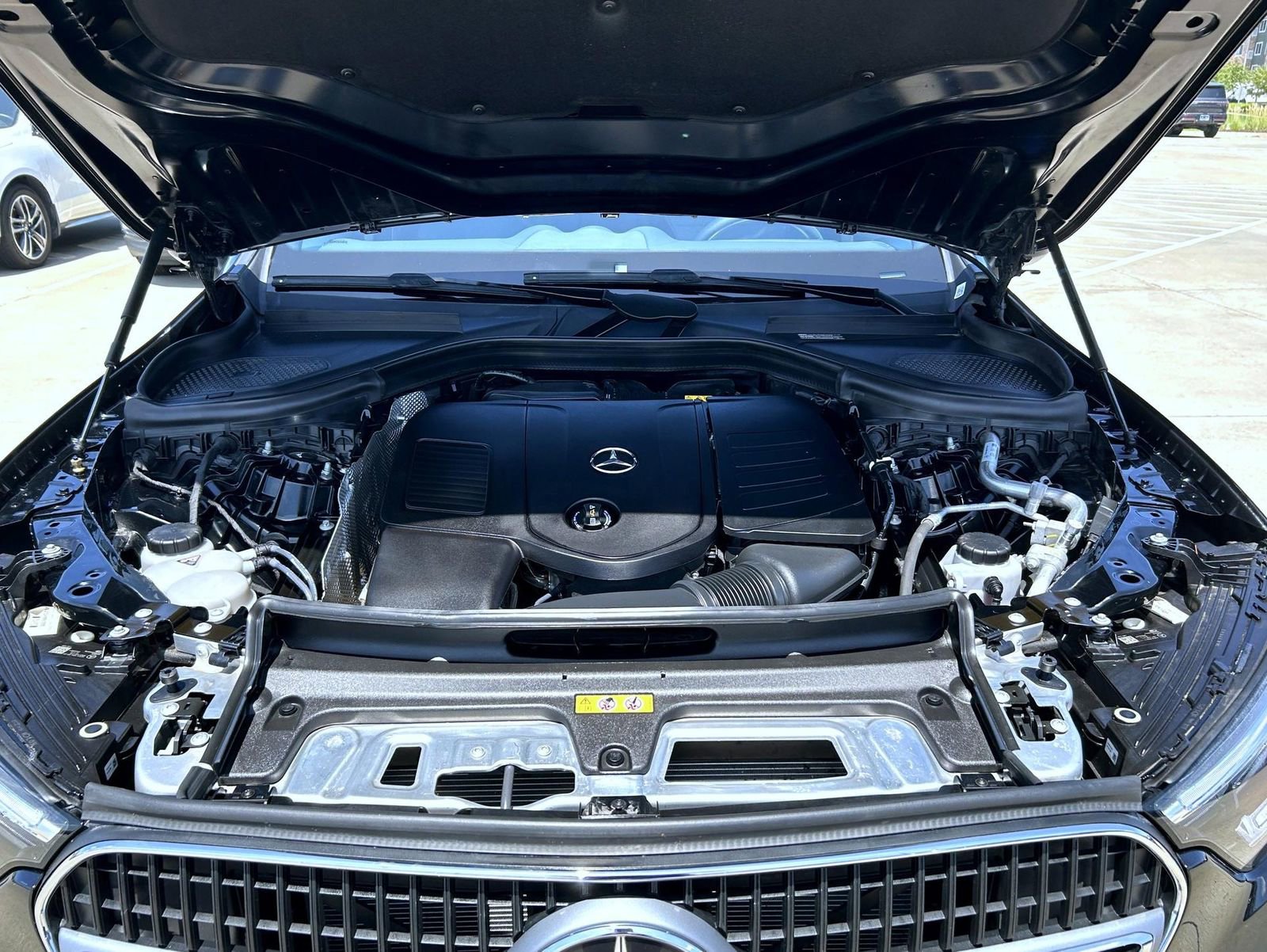 Used 2024 Mercedes-Benz GLC 300 4MATIC image 24